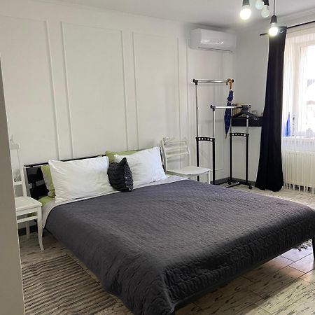Квартира У Старому Місті Kamianets-Podilsky Extérieur photo